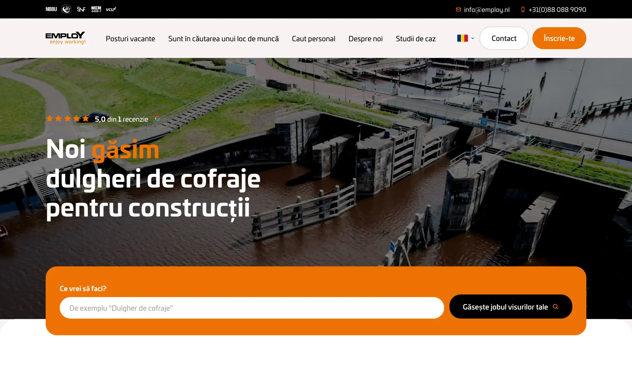 Roemeense homepage van Employ Enjoy Working! met de kop Noi găsim dulgheri de cofraje pentru construcții